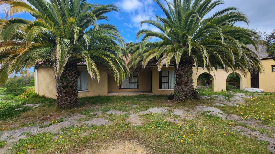 5 Bedroom Property for Sale in Uilenkraalsmond Western Cape